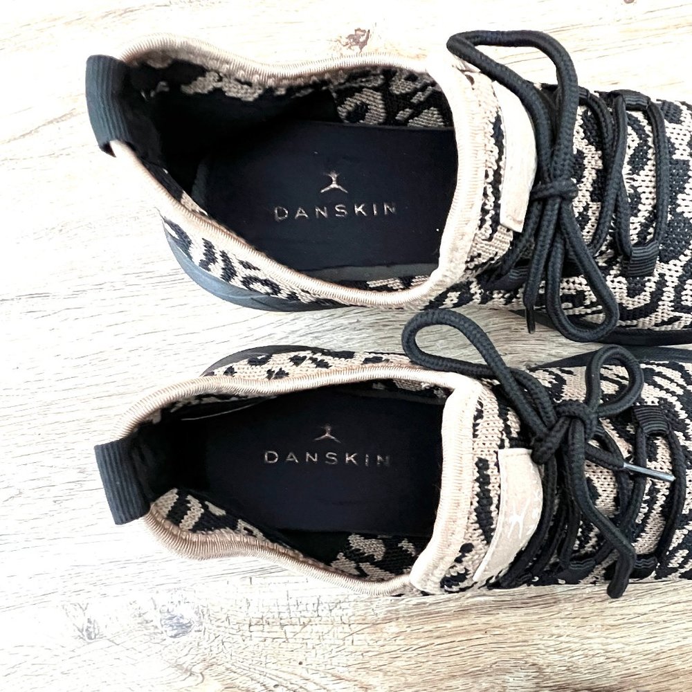 Danskin Sneakers, Ferocity Leopard Print, Size 8.5, Like New! - Picture 4 of 10